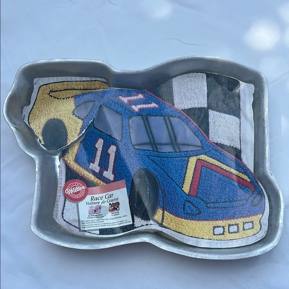 Vintage 1997 Wilton race car cake pan birthday celebration party